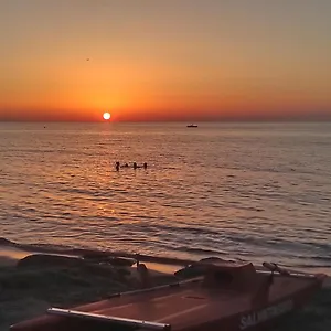 https://la-casa-di-giulio-holiday-home.sicilyhotelsitaly.net